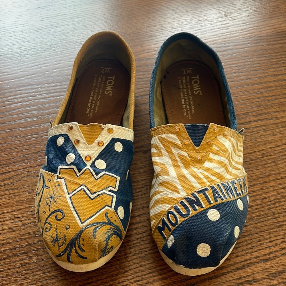 Toms slip on shoes